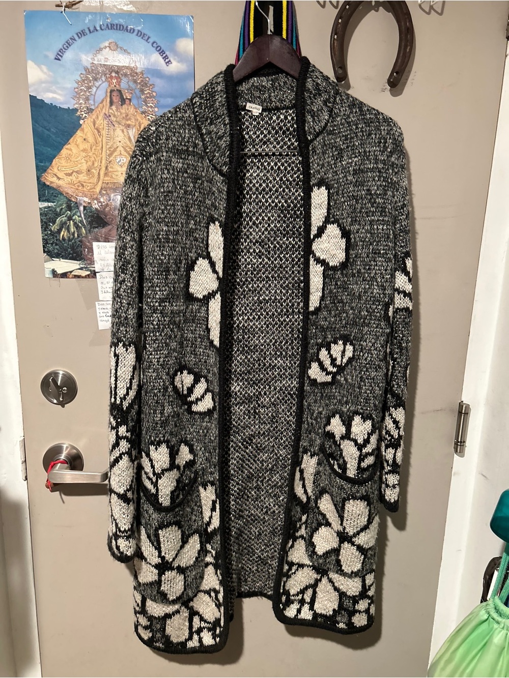 Women's Black & Cream Floral Open-Front Knit Cardigan